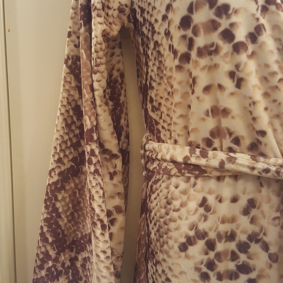 Pretty Little Thing Velvet Snakeprint Jumpsuit. Sz.12 - Picture 5 of 11